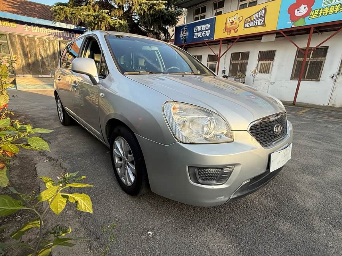 Kia Carens 2012 immagine di auto #5