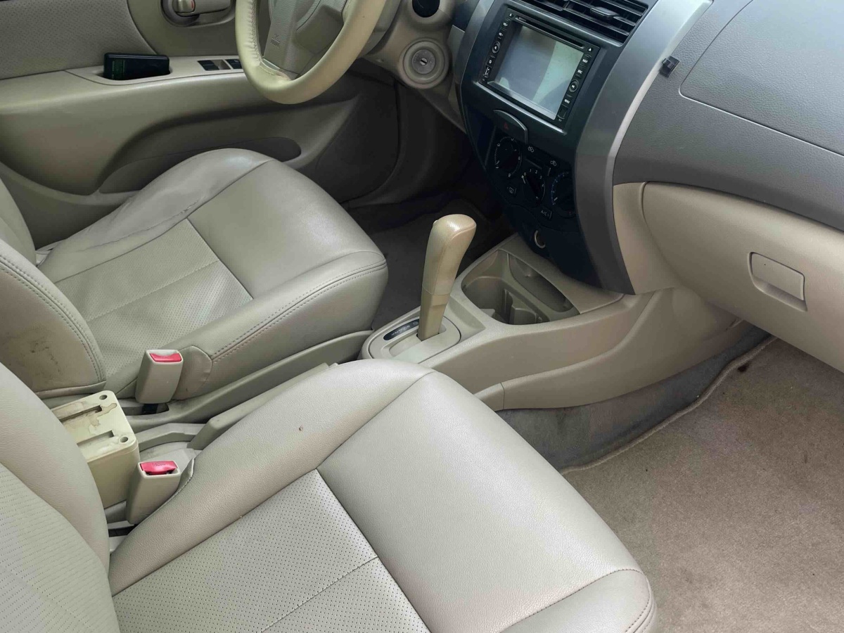 日产 骊威 2011 汽车图片 #5