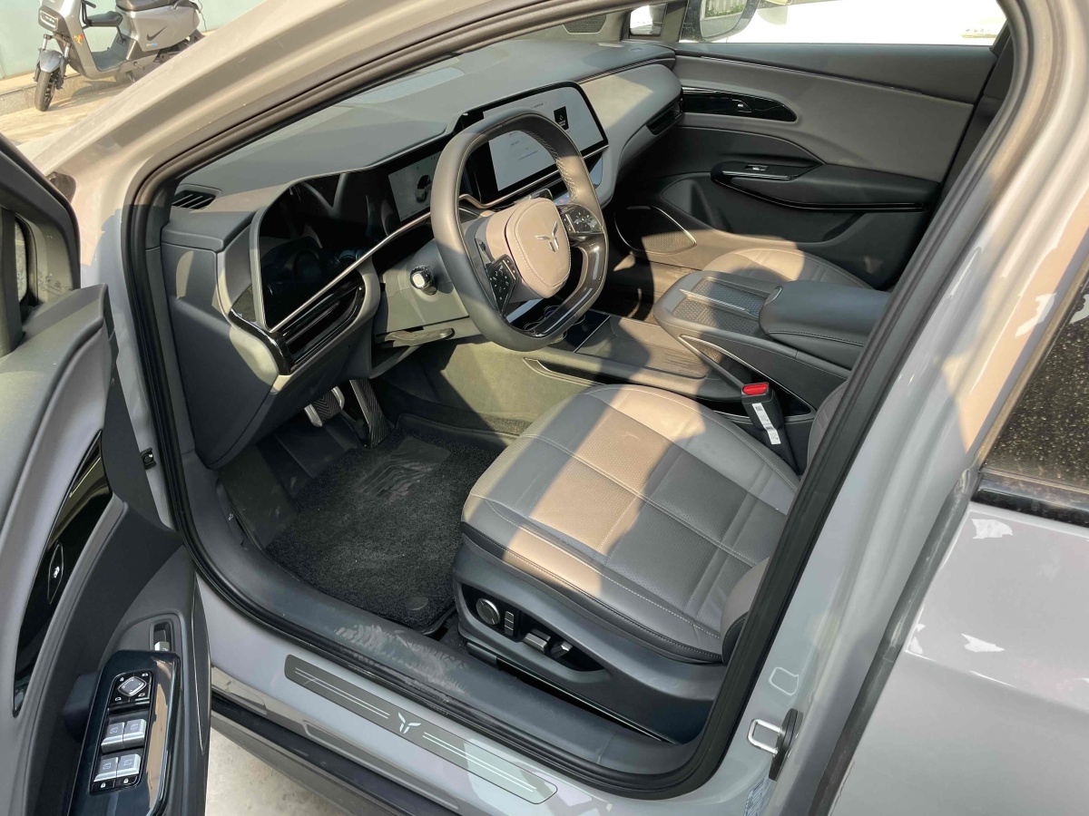 HongQi EH7 2024 #5 HongQi EH7 2024 car image #5