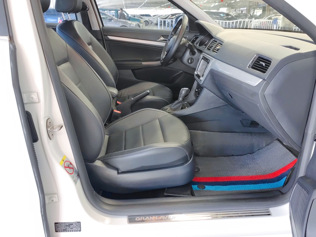 Volkswagen Gran Lavida 2017 immagine di auto #5