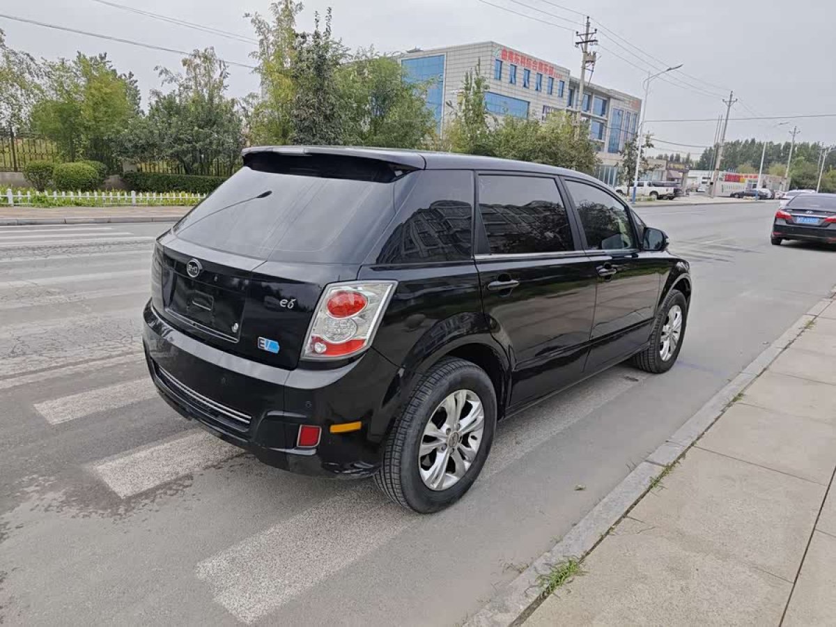 BYD e6 2017 car image #5