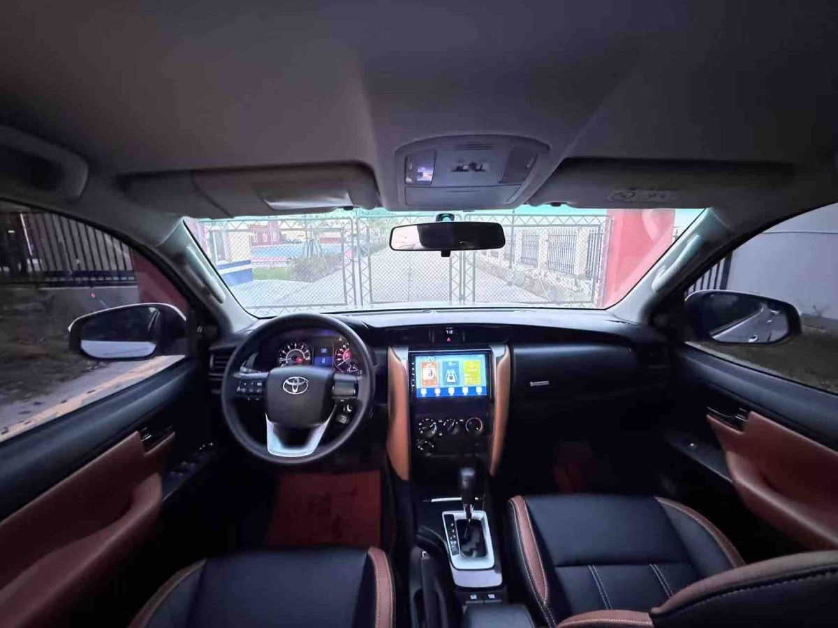 Toyota Fortuner 2016 immagine di auto #5