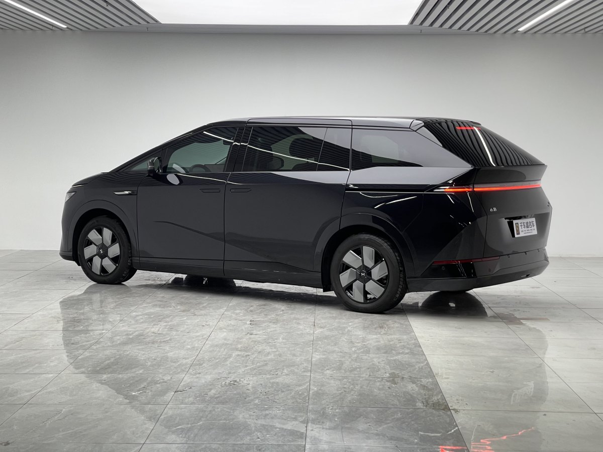 Xpeng X9 2024 imagem de carro #5