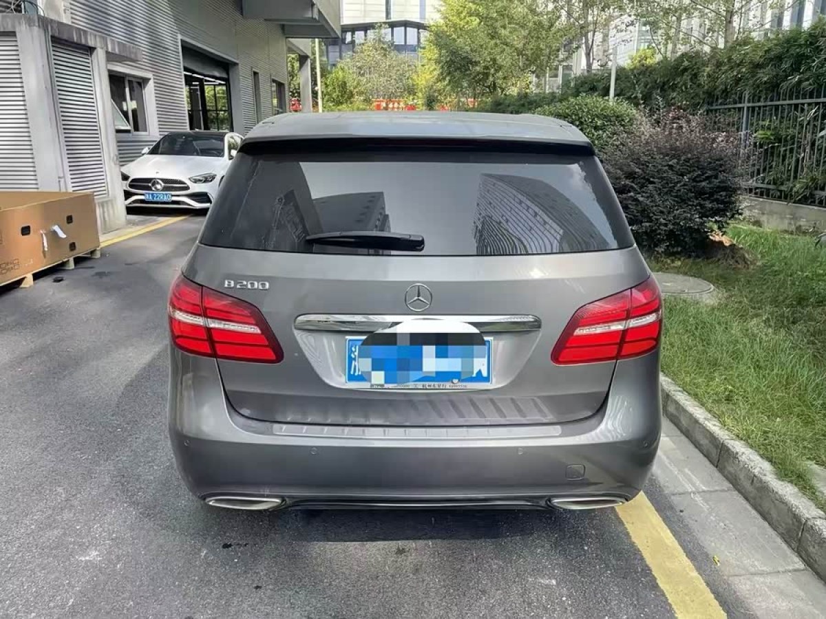 Mercedes-Benz B Class 2015 car image #5