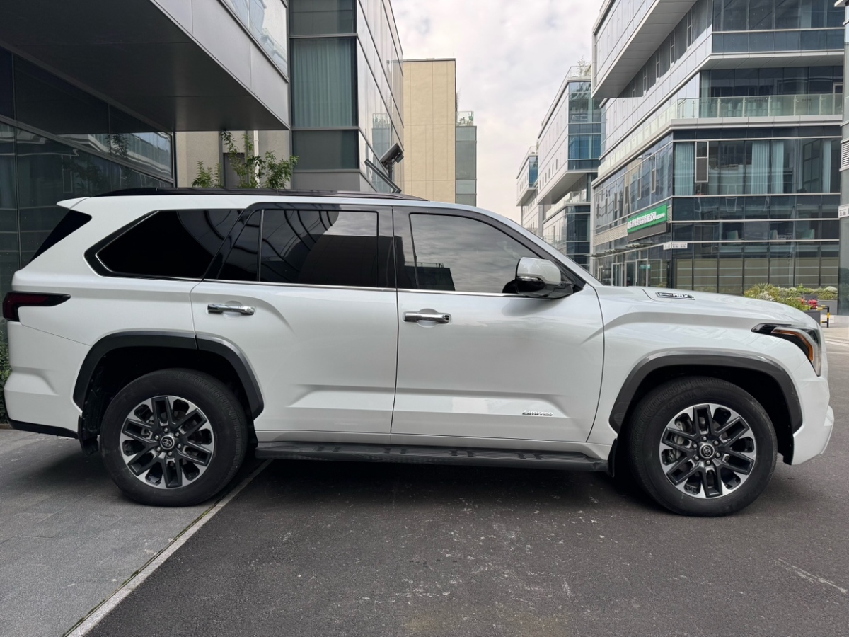 Toyota Sequoia 2023 #5 Toyota Sequoia 2023 imagen de coche #5