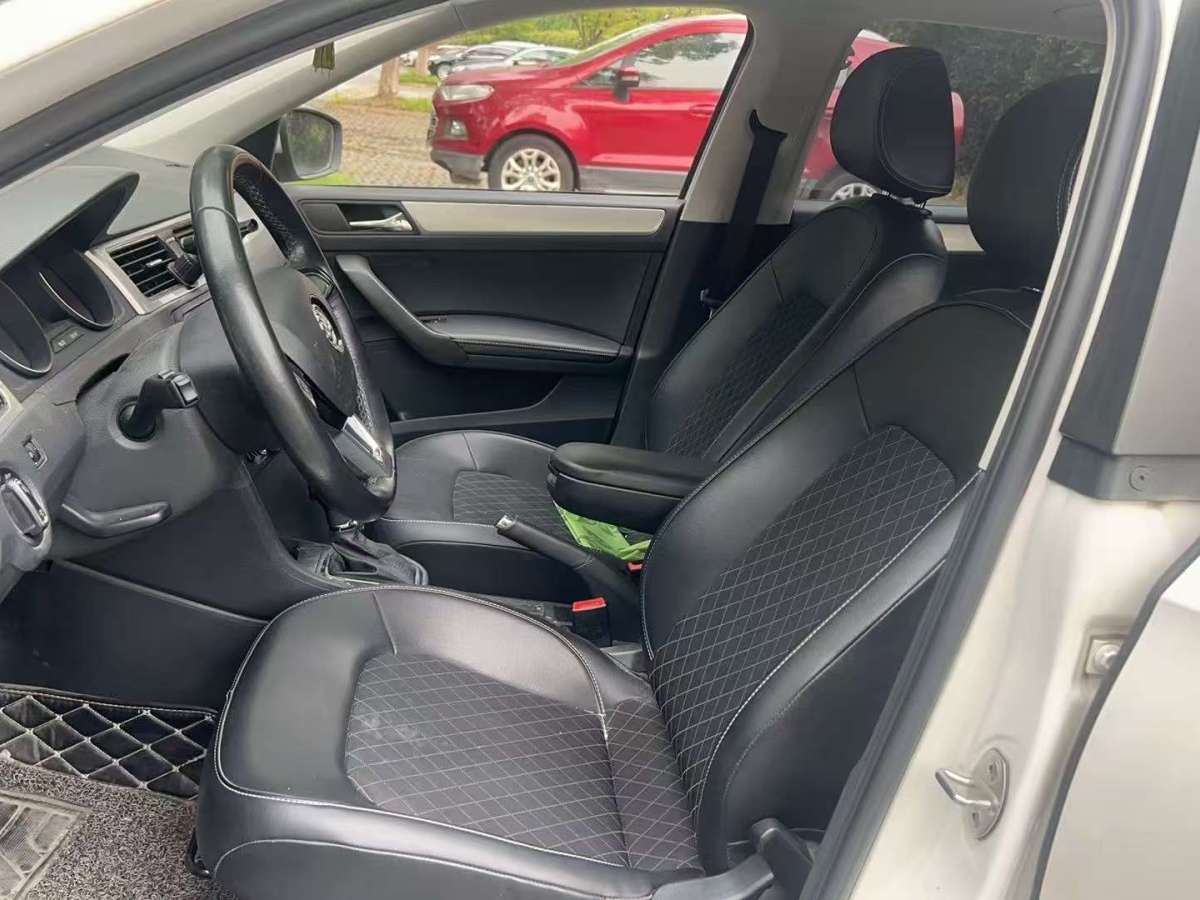 Skoda Rapid Spaceback 2018 immagine di auto #5