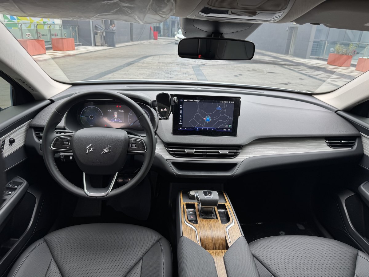 HongQi E-QM5 2024 car image #5