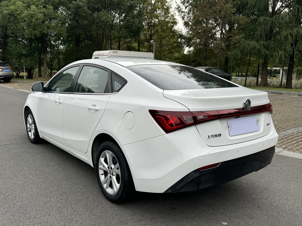 MG GT 2015 car image #5