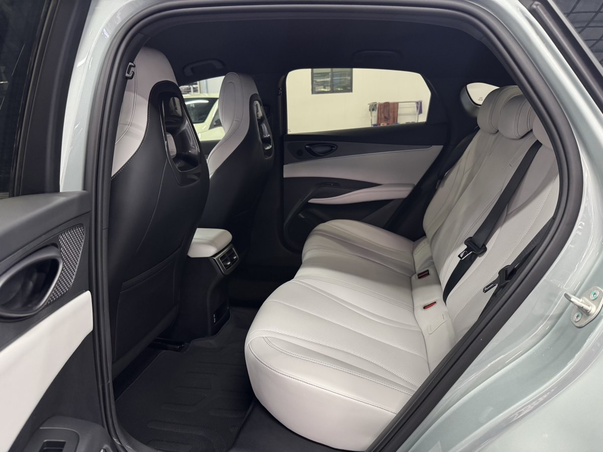 BYD Seal 06 DM-i 2025 immagine di auto #5