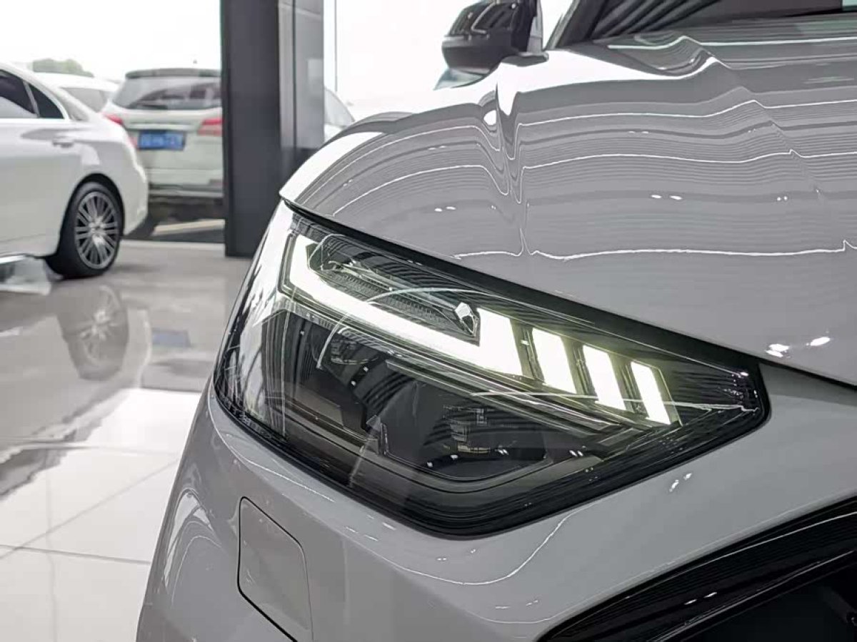 Audi SQ5 2023 imagen de coche #5