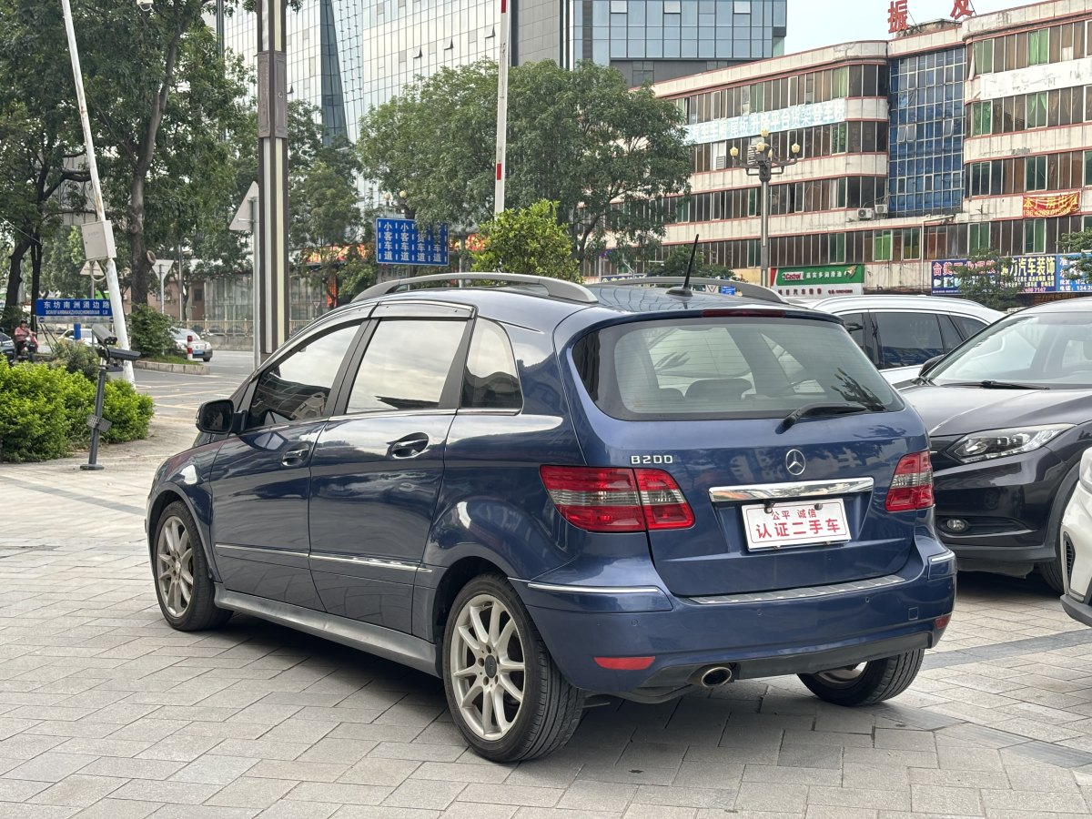 Mercedes-Benz B Class 2010 car image #5