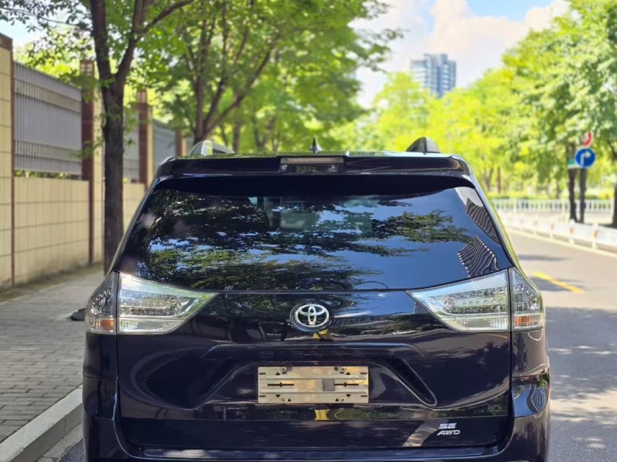 Toyota SIENNA 2019 car image #5