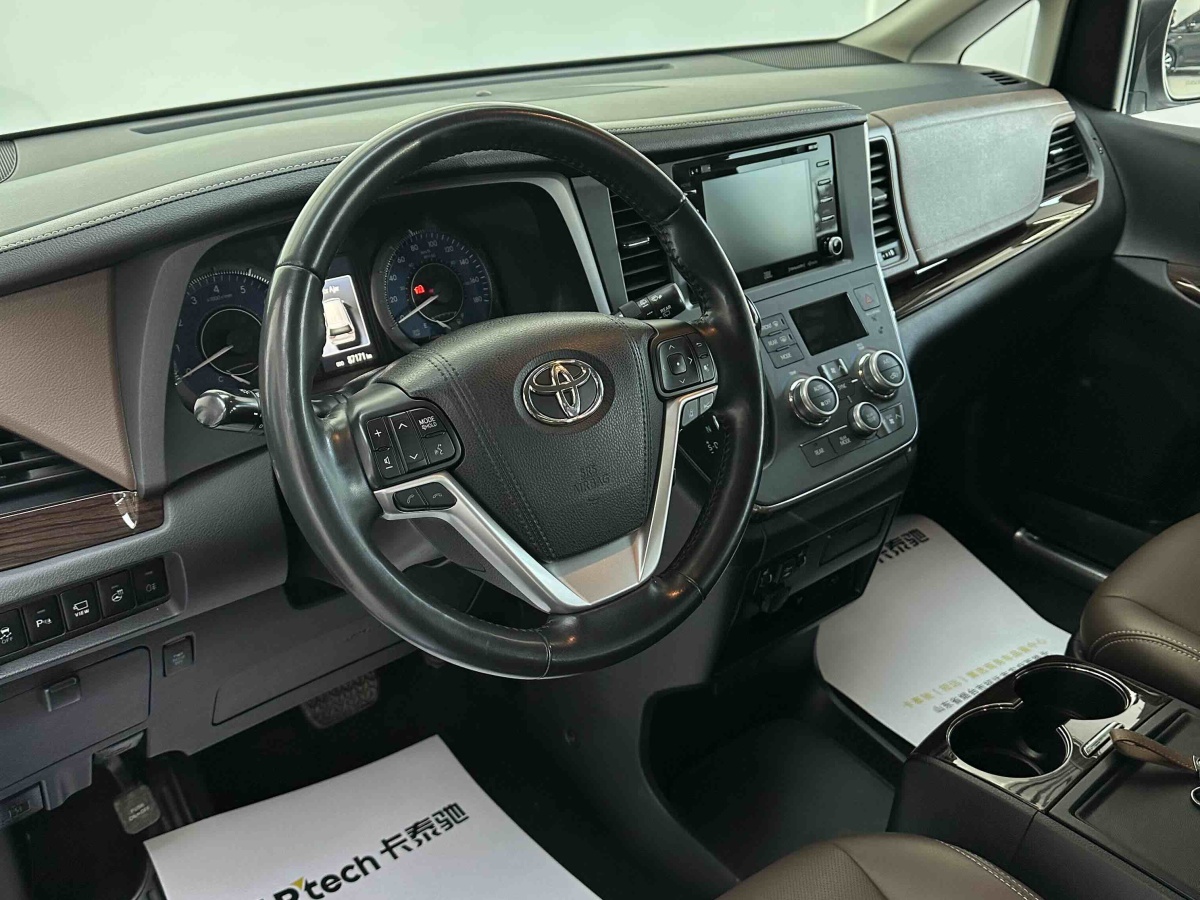 Toyota SIENNA 2019 car image #5