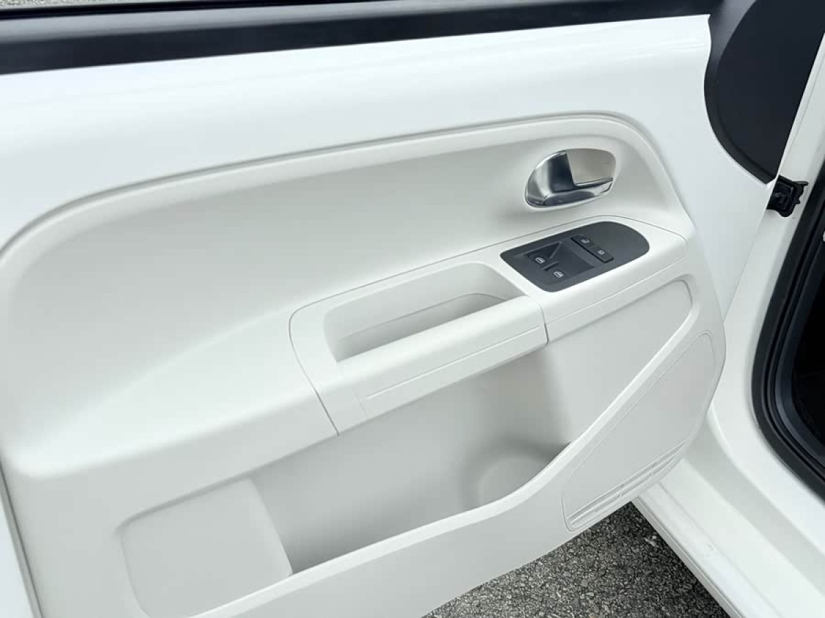 Volkswagen up! 2016 #5 Volkswagen up! 2016 immagine di auto #5