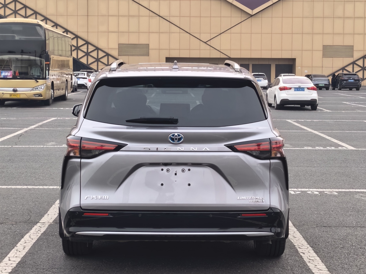 Toyota Sienna 2023 image de voiture #5