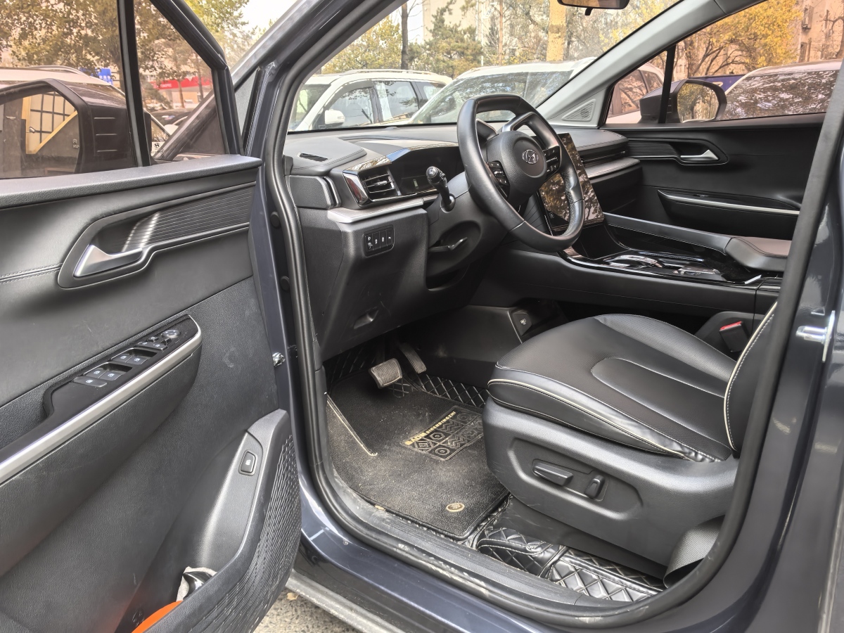 Hyundai Custo 2023 car image #5