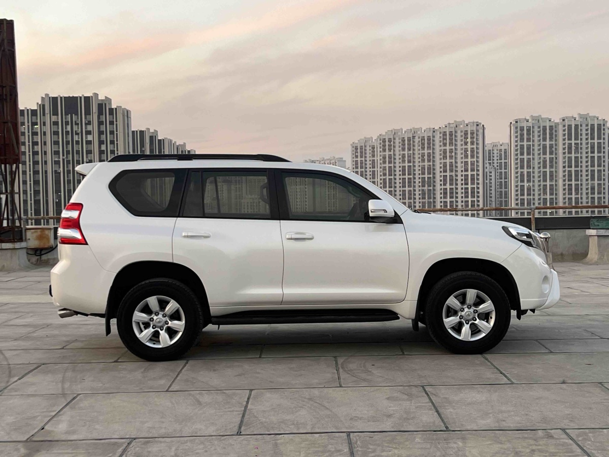 Toyota Prado (Imported) 2014 car image #5