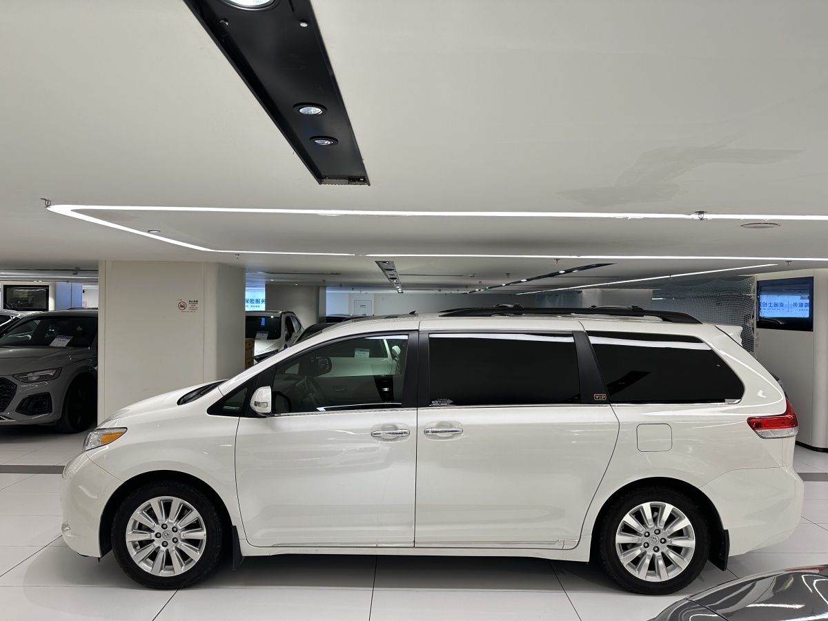 Toyota SIENNA 2014 car image #5