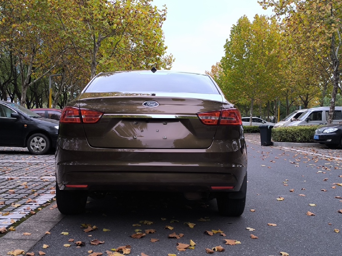 Ford Escort 2018 car image #5