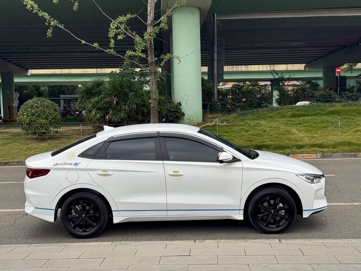 BYD e3 2021 #5 BYD e3 2021 car image #5