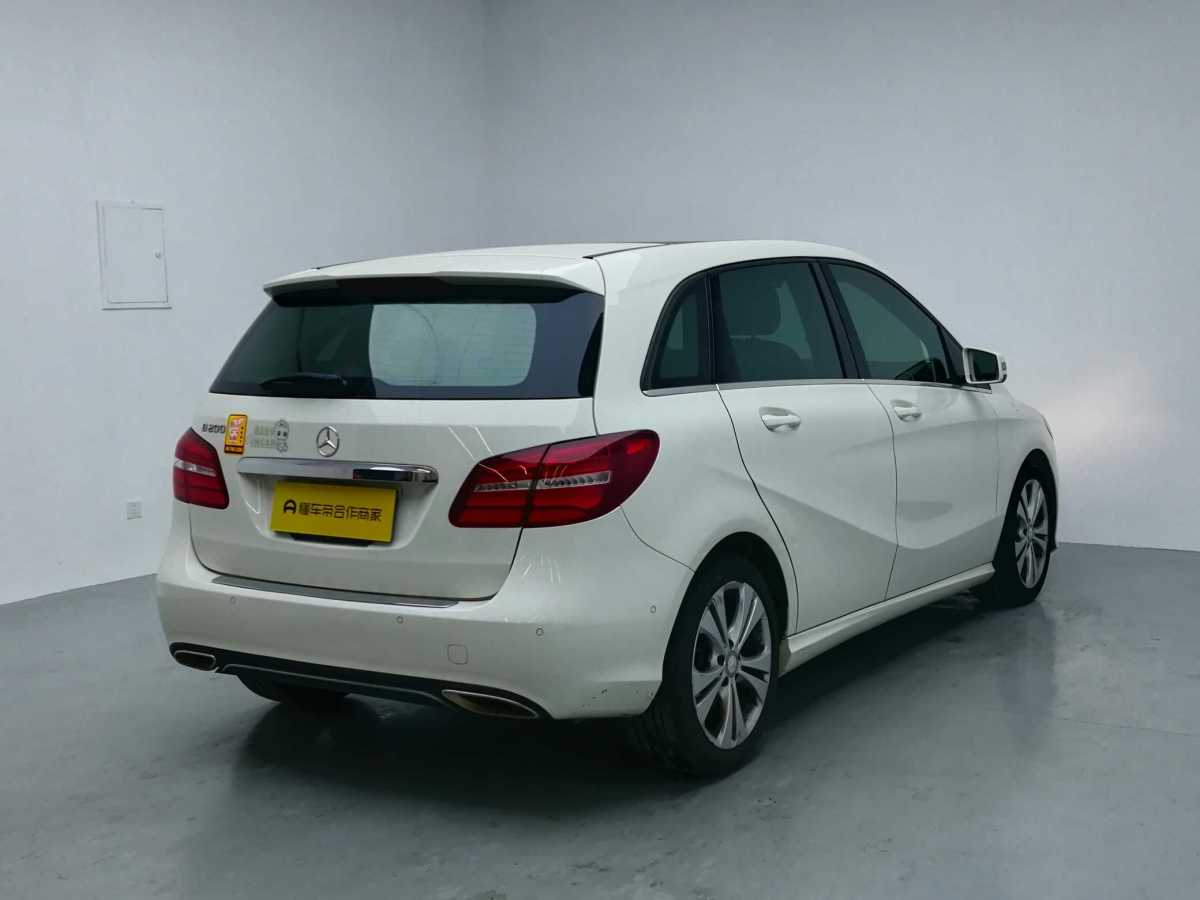 Mercedes-Benz B Class 2015 car image #5