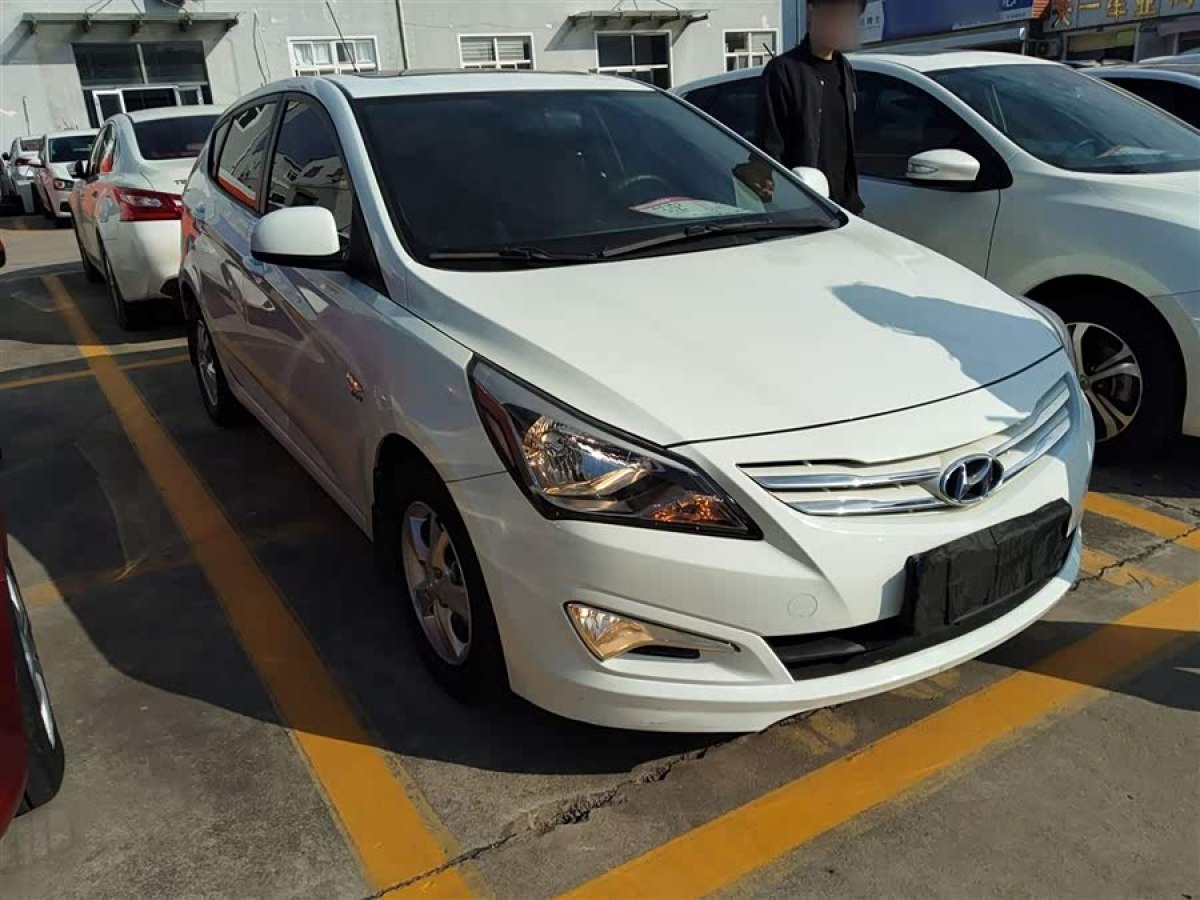 Hyundai Reina Hatchback 2015 imagem de carro #5