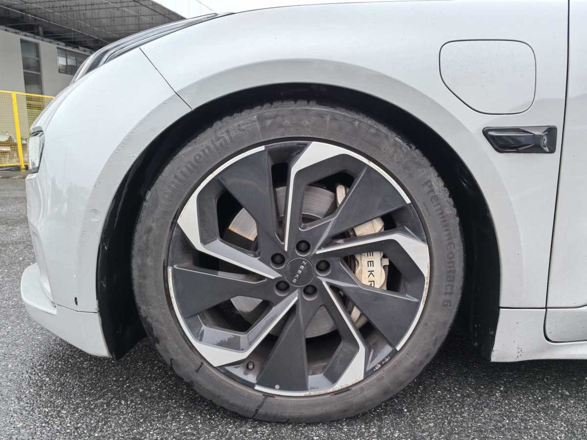 极氪 极氪001 FR 2022 汽车图片 #5