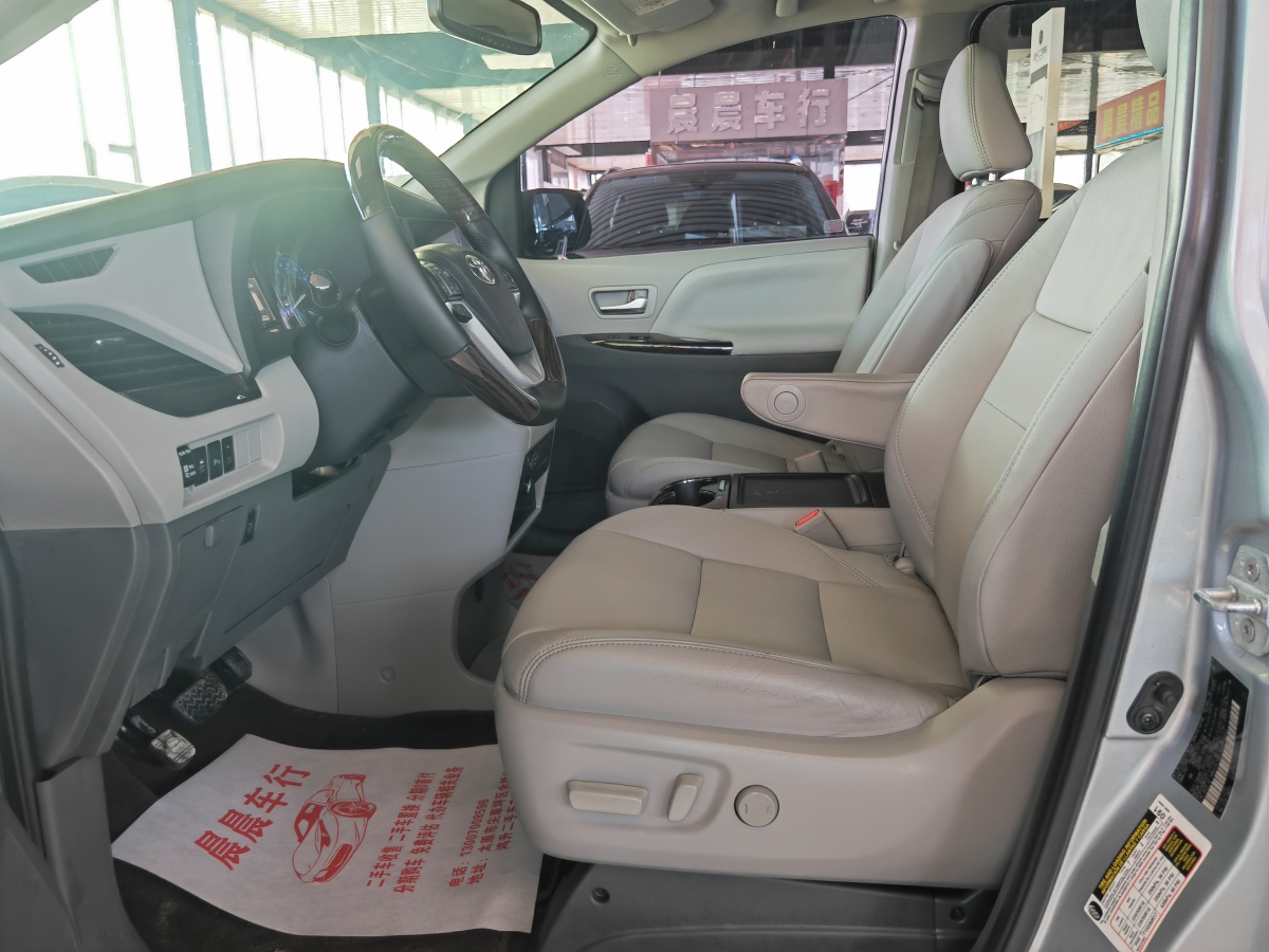 Toyota SIENNA 2020 #5 Toyota SIENNA 2020 car image #5