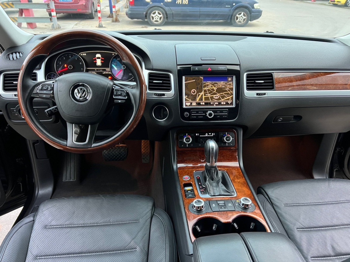 Volkswagen Touareg 2014 car image #5