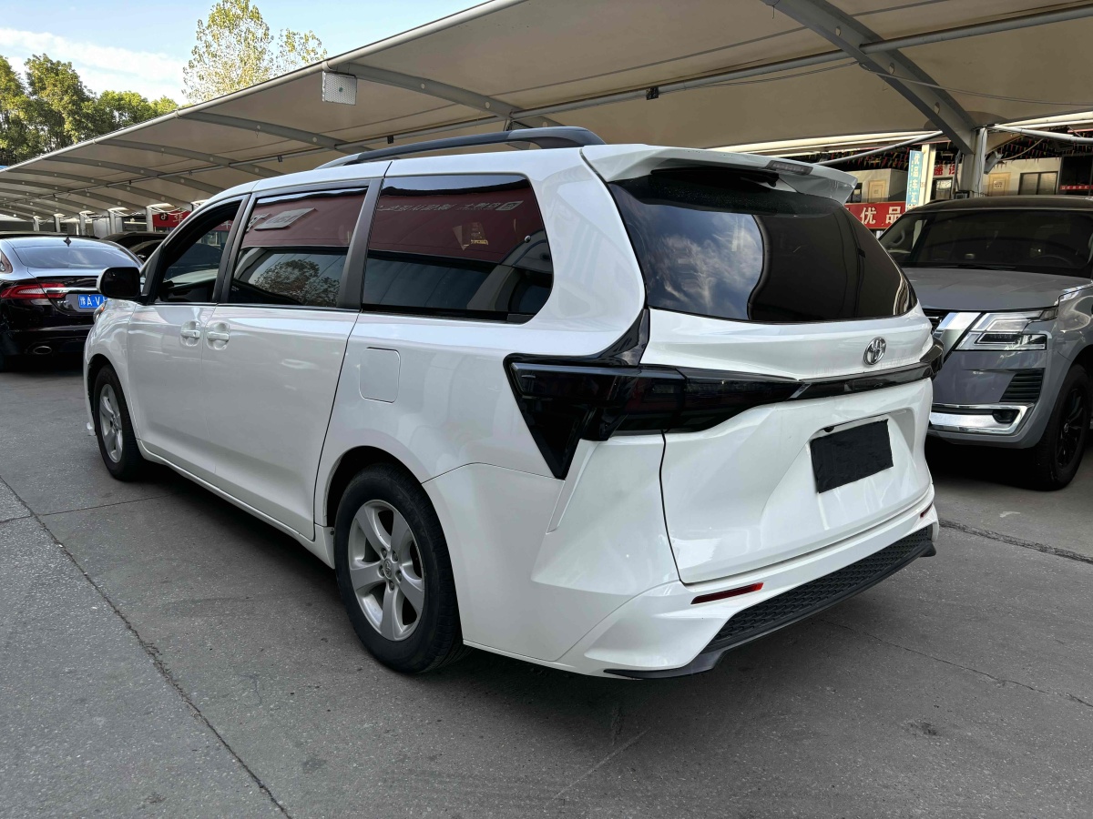 Toyota SIENNA 2015 car image #5