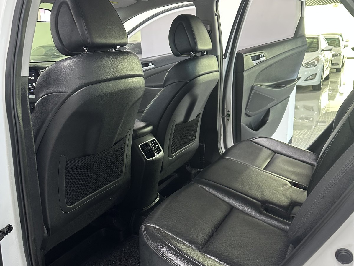 Hyundai Tucson (Imported) 2016 car image #5