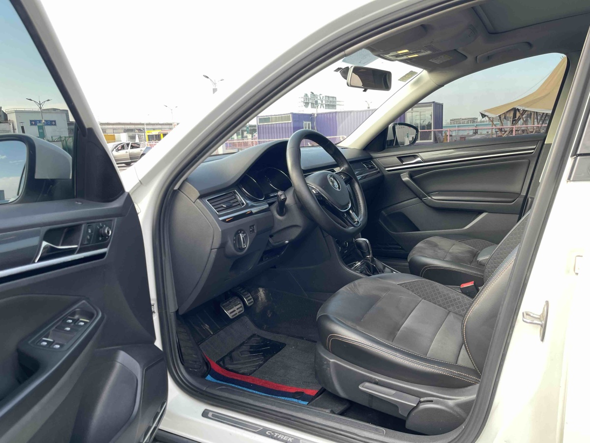 Volkswagen C-Trek 2017 immagine di auto #5