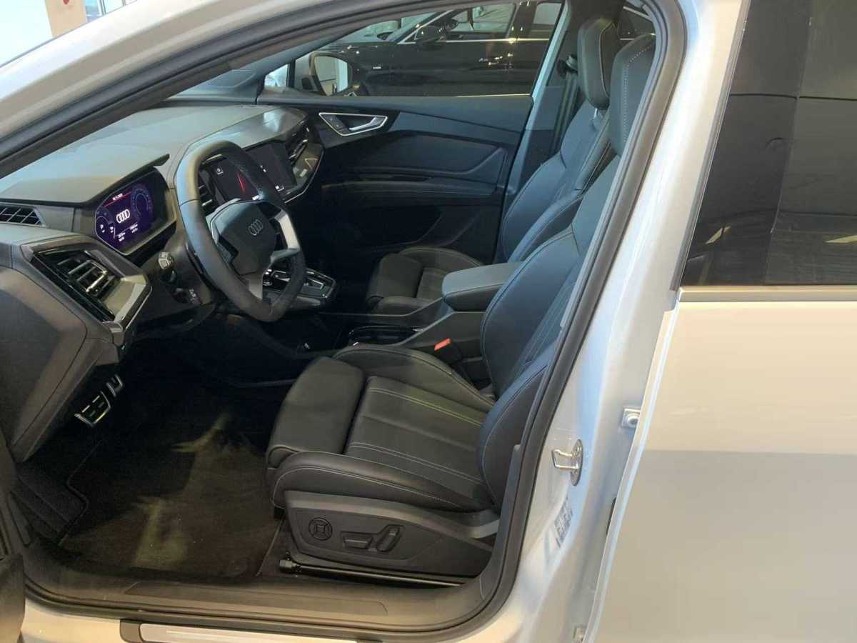 Audi Q4 e-tron 2025 #5 Audi Q4 e-tron 2025 صورة سيارة #5