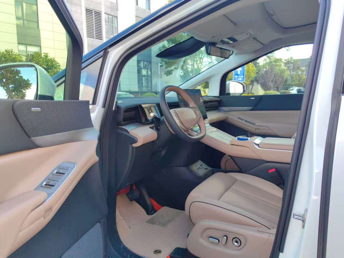 Xpeng X9 2024 imagem de carro #5