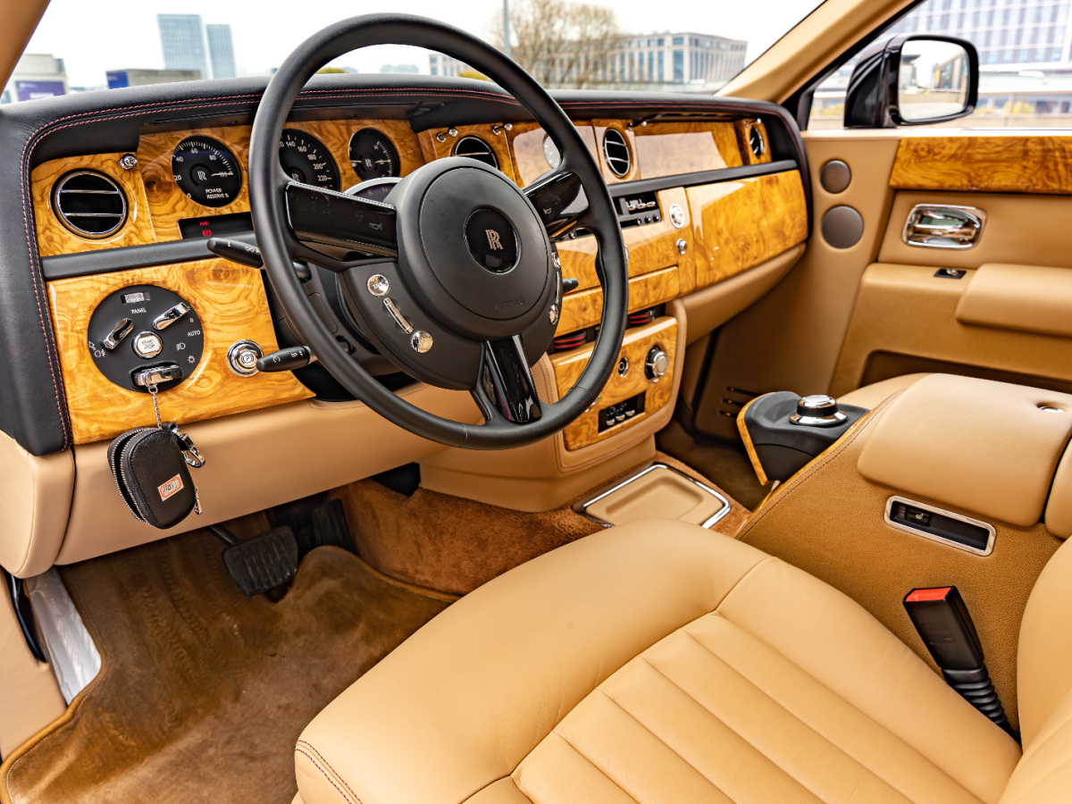 Rolls-Royce Phantom 2011 car image #5