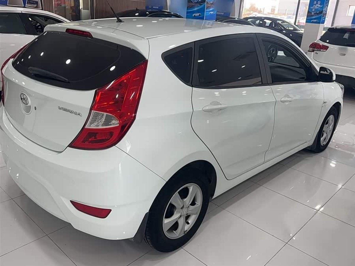 Hyundai Reina Hatchback 2015 #5 Hyundai Reina Hatchback 2015 immagine di auto #5