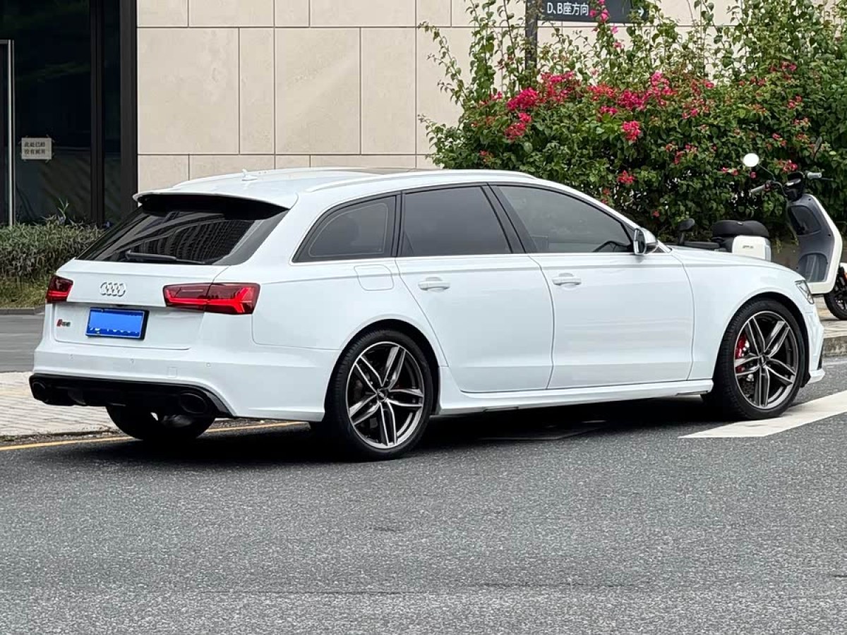 Audi RS 6 2017 صورة سيارة #5