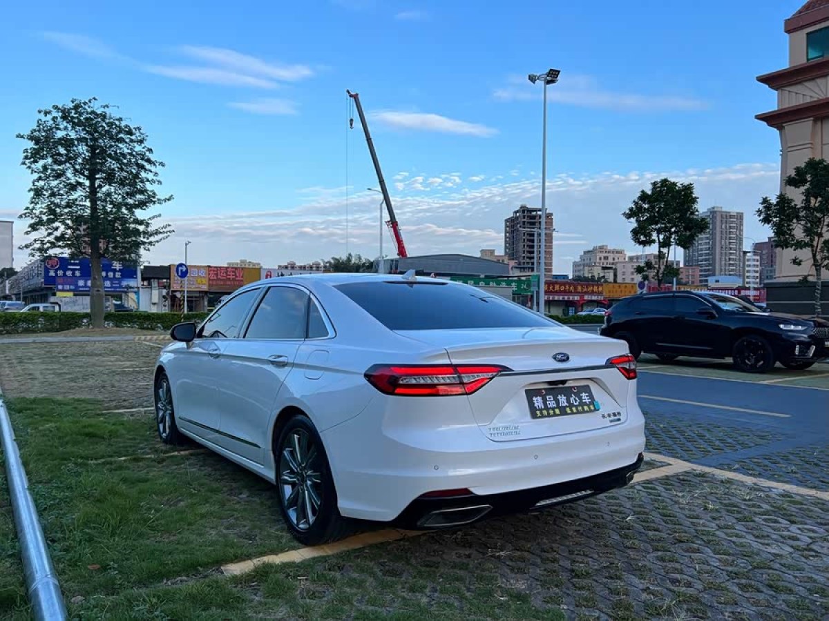 Ford Taurus 2021 car image #5