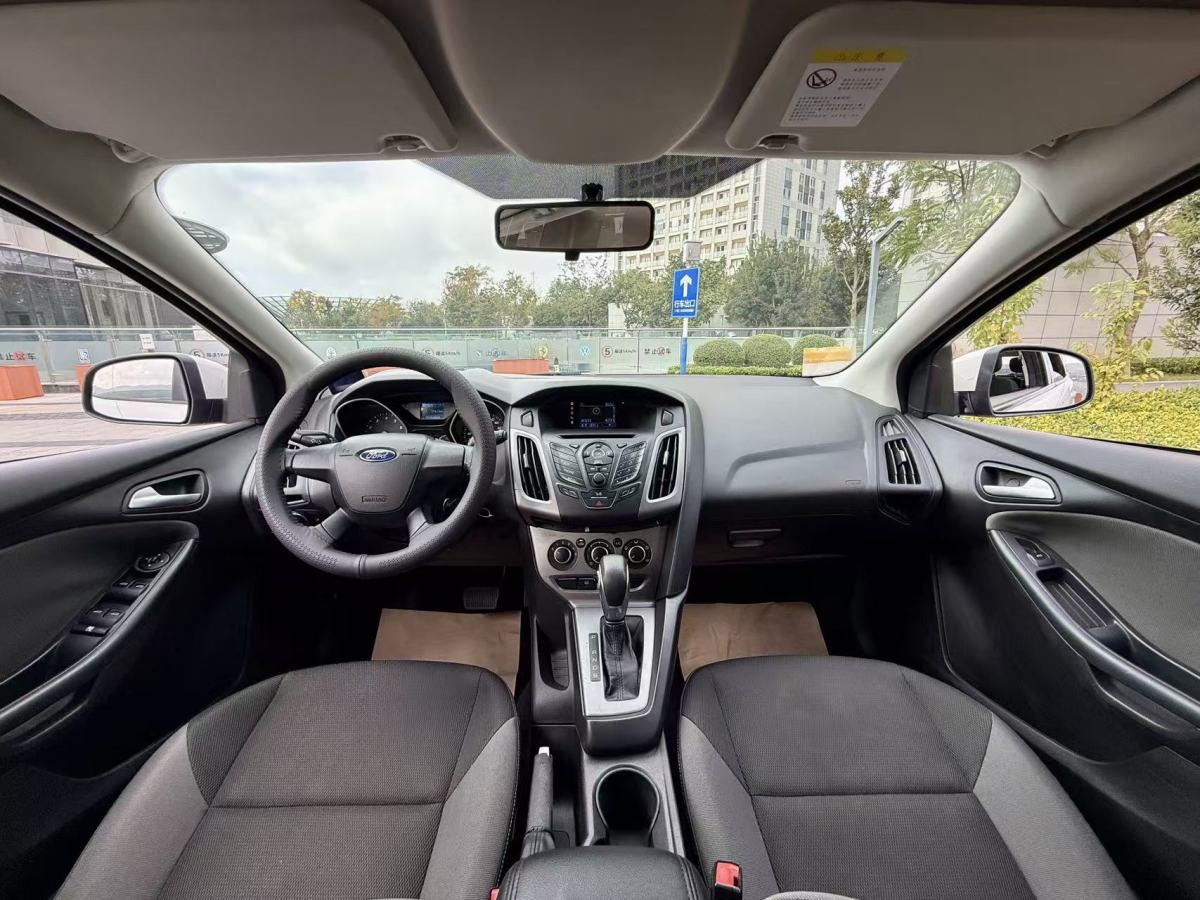 Ford Focus (Imported) 2014 #5 Ford Focus (Imported) 2014 car image #5