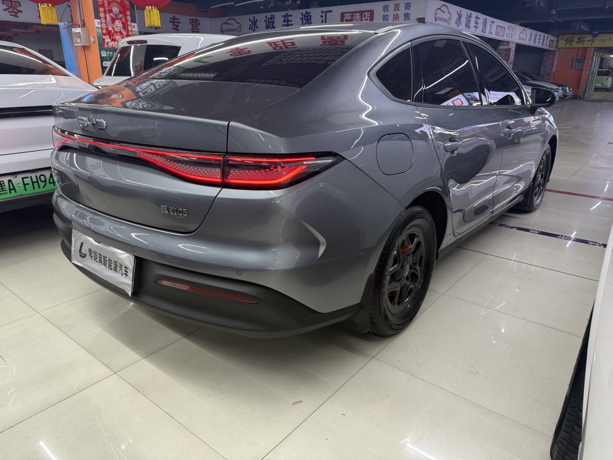 BYD Seal 2025 #5 BYD Seal 2025 car image #5