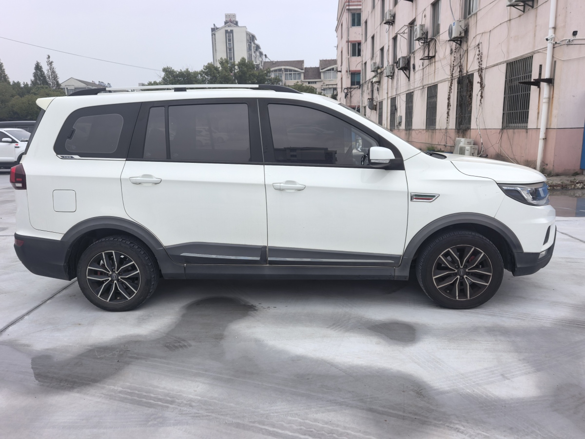 SWM X3 2019 imagen de coche #5