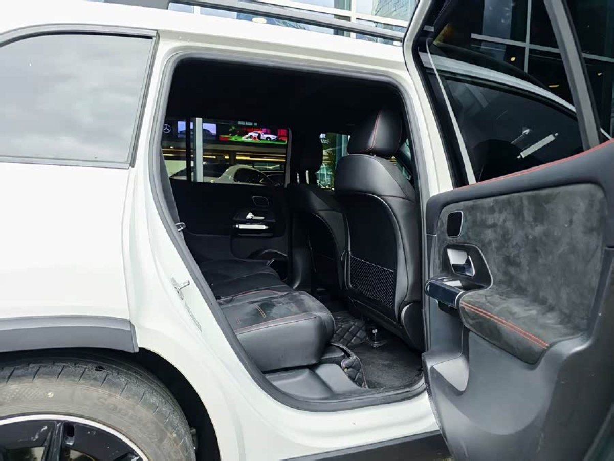 Mercedes-Benz GLB AMG 2024 immagine di auto #5