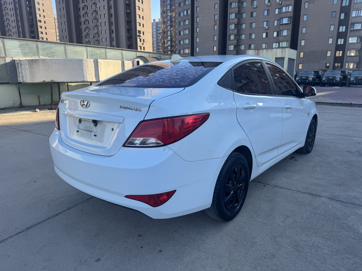 Hyundai Reina 2016 car image #5