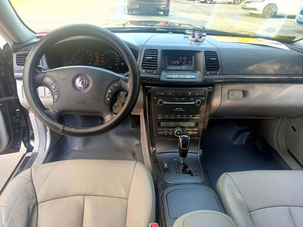 Kia Opirus 2010 صورة سيارة #5