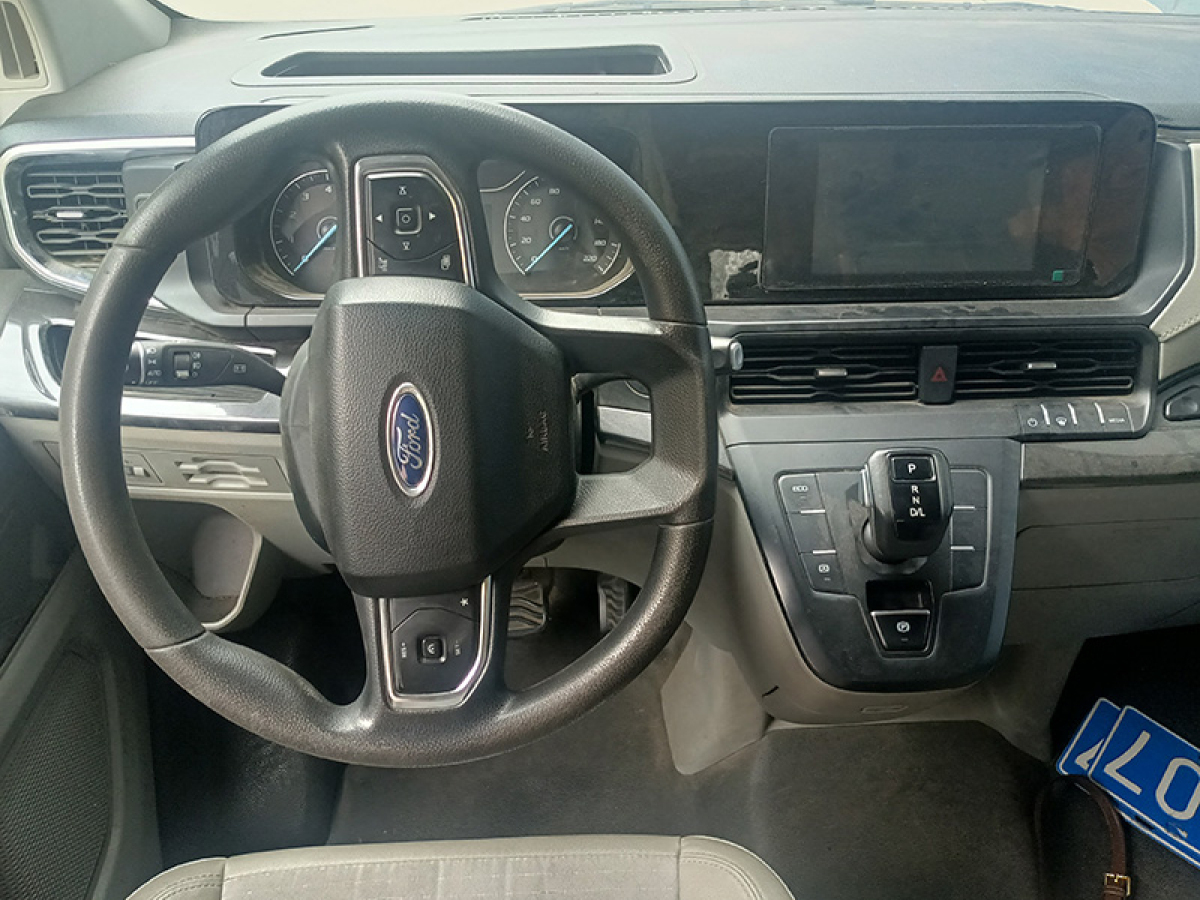 Ford Transit 2023 car image #5