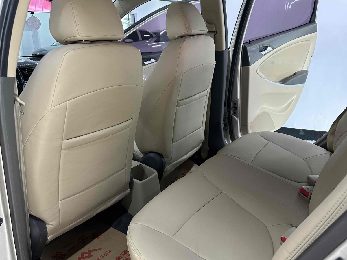 现代 瑞纳 2012 汽车图片 #5