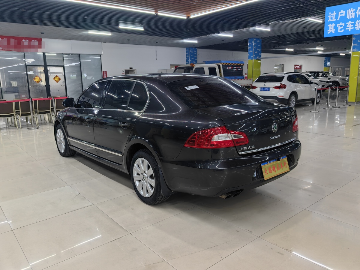 Skoda Superb 2010 car image #5