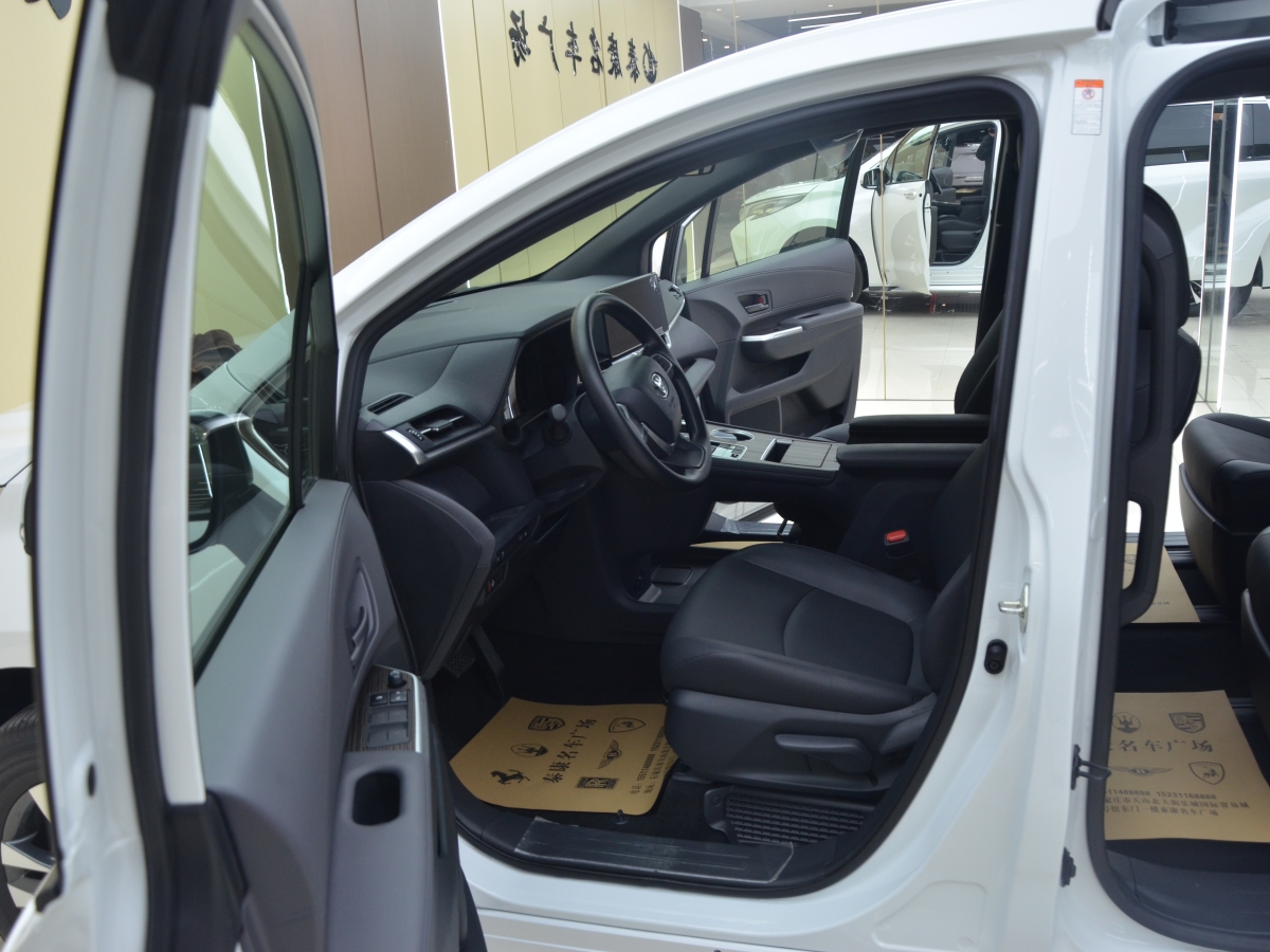 Toyota Granvia 2025 #5 Toyota Granvia 2025 immagine di auto #5