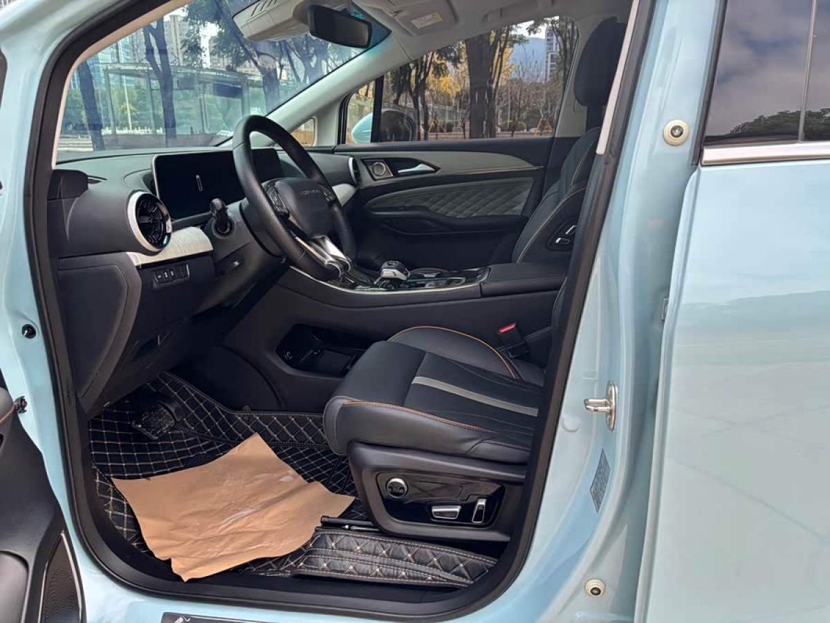 Forthing Yacht 2022 car image #5