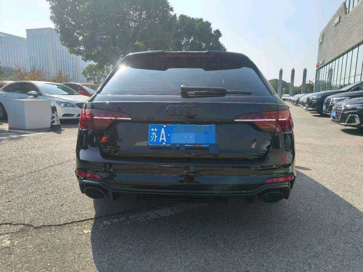 Audi RS 4 2024 car image #5